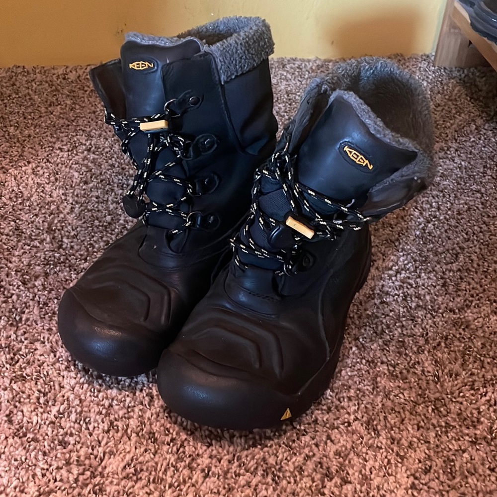 GUC kids Keen snow boots